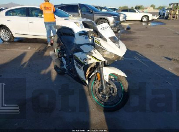 YAMAHA YZFR3 2017 VIN MH3RH15Y3HK003190