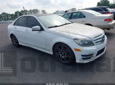 MERCEDES-BENZ C 2013 WDDGF4HB8DR268179