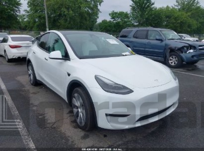 TESLA MODEL Y 2023 VIN 7SAYGAEE5PF660381