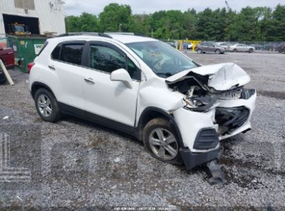 CHEVROLET TRAX 2018 KL7CJPSB9JB577596