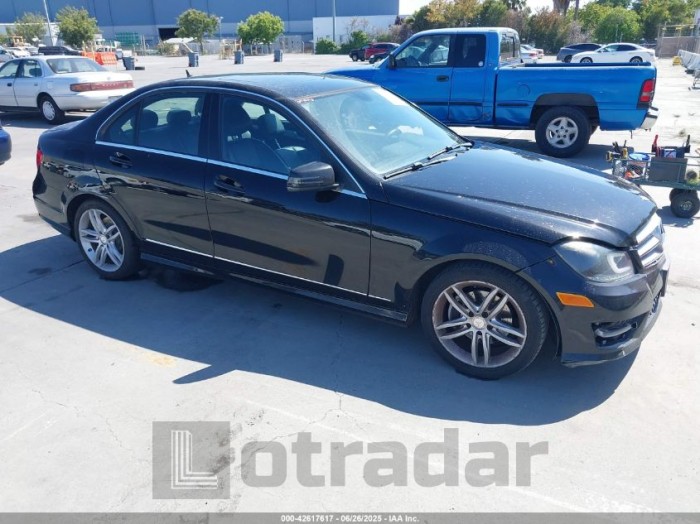 MERCEDES-BENZ C 250 2013 VIN WDDGF4HB2DR301435