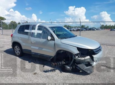 VOLKSWAGEN TIGUAN 2012 WVGAV7AX9CW590027