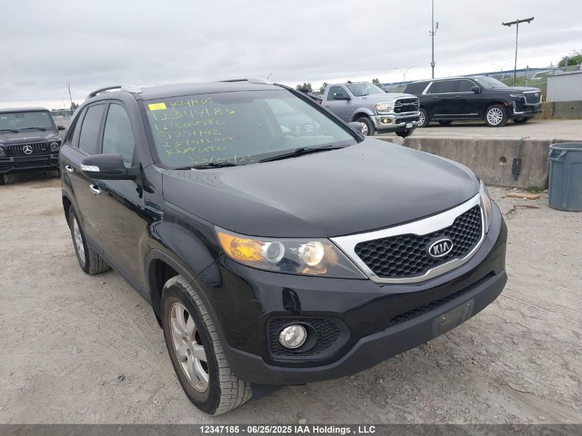 KIA SORENTO 2012 5XYKTCA68CG251948