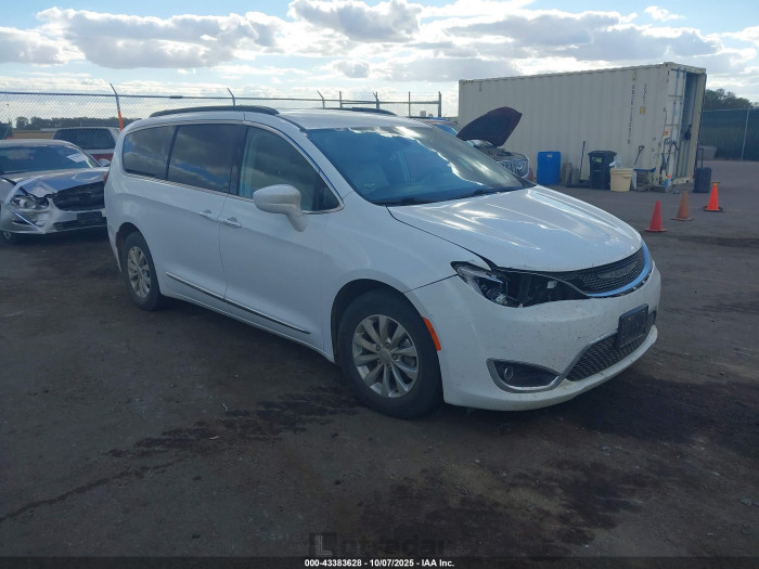 Chrysler Pacifica 2017 VIN 2C4RC1BG3HR739136
