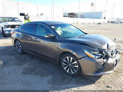Nissan Altima 2016 1N4AL3AP8GC110673