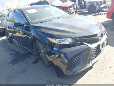Toyota Camry 2018 4T1B11HK0JU652978