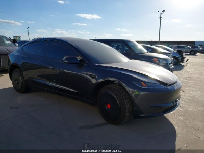 Tesla Model 3 2025 5YJ3E1EA8SF047657