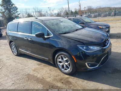 Chrysler Pacifica 2017 2C4RC1BG0HR668154