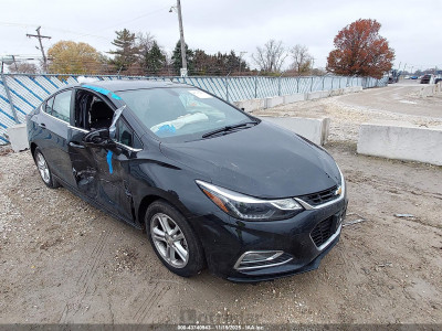 Chevrolet Cruze 2018 1G1BE5SM8J7235755
