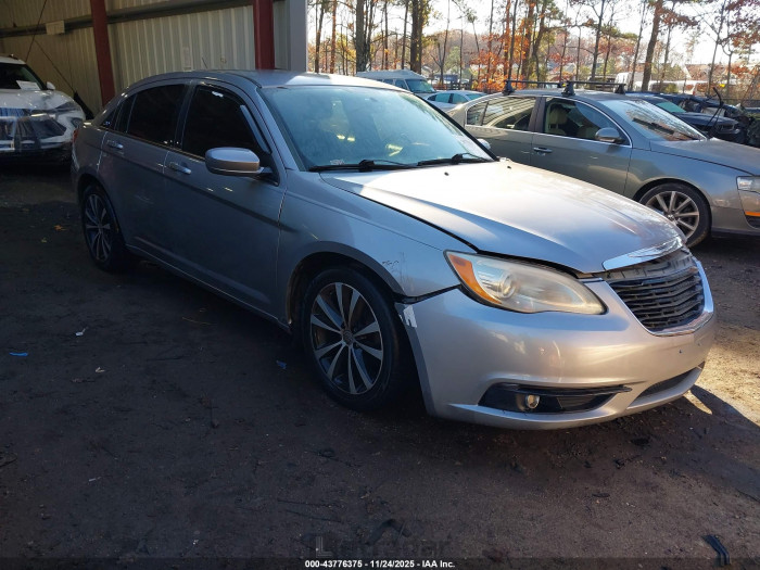 Chrysler 200 2013 VIN 1C3CCBBG1DN702299