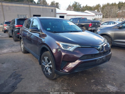 Toyota Rav4 2018 2T3BFREV3JW772375