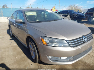 Volkswagen Passat 2015 1VWAT7A34FC088262