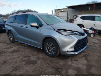 Toyota Sienna 2021 5TDYSKFC7MS032490