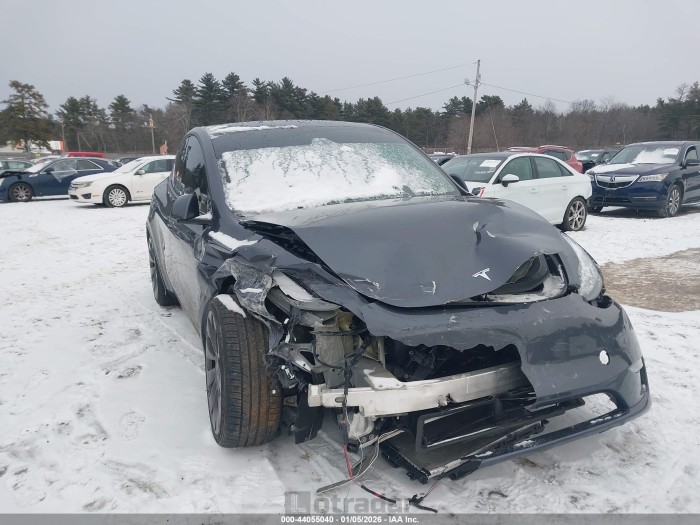 Tesla Model y 2023 VIN 7SAYGDEF0PF956936