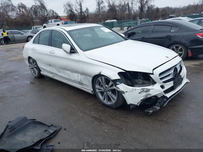 Mercedes-benz C class 2018 VIN 55SWF4JBXJU280561