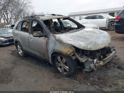 Kia Sorento 2013 5XYKU4A65DG420425