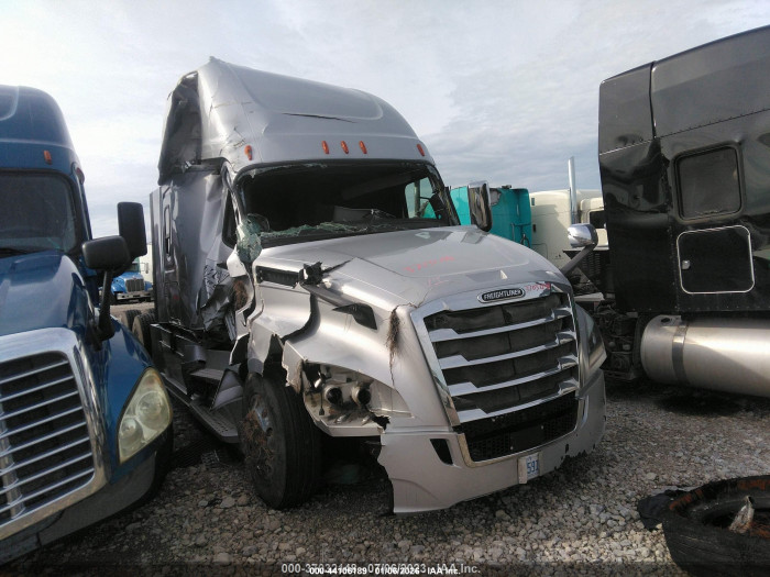 Freightliner New cascadia 126 2018 VIN 3AKJHHDR8JSKB5557