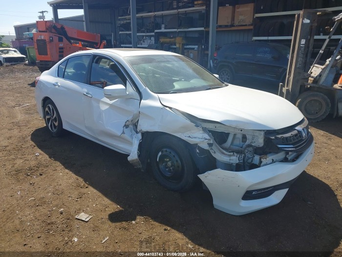 Honda Accord 2017 VIN 1HGCR2F81HA023161