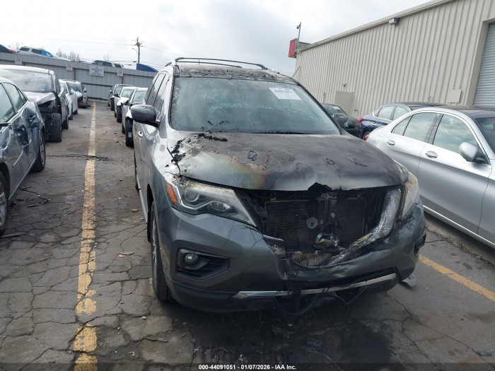 Nissan Pathfinder 2018 VIN 5N1DR2MM3JC637816