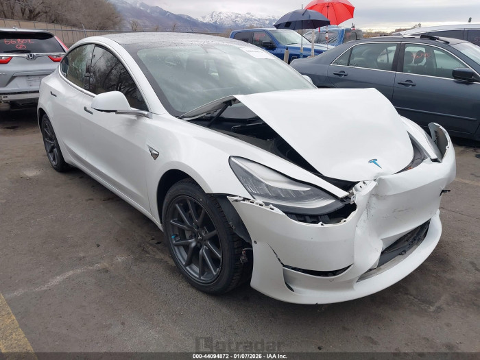 Tesla Model 3 2020 VIN 5YJ3E1EB6LF637186