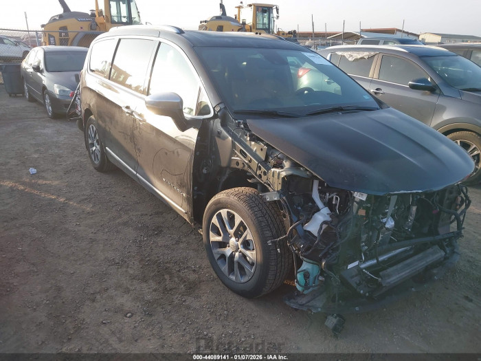 Chrysler Pacifica 2023 VIN 2C4RC1N76PR584608