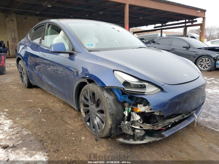 Tesla Model y 2023 VIN 7SAYGDEF6PF714765