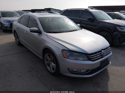 Volkswagen Passat 2013 1VWCN7A34DC053026