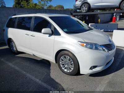 Toyota Sienna 2015 5TDYK3DC9FS577022