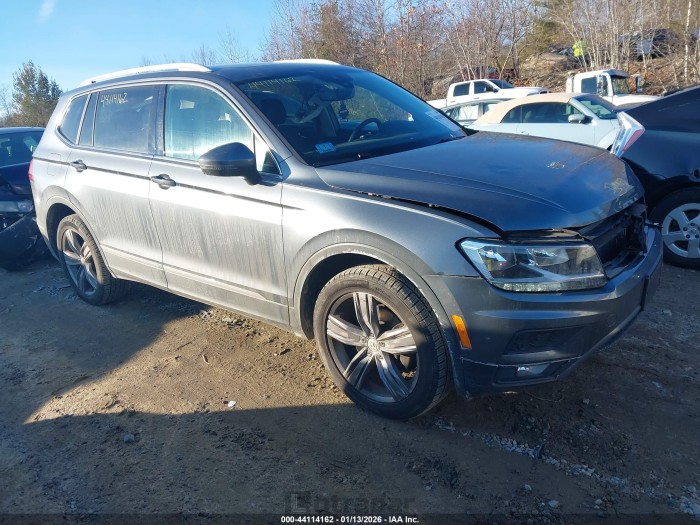Volkswagen Tiguan 2020 VIN 3VV2B7AX1LM182513