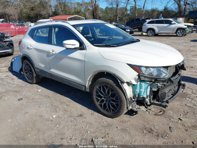 Nissan Rogue 2017 JN1BJ1CP8HW023509