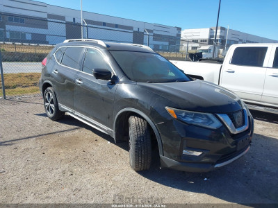 Nissan Rogue 2017 5N1AT2MT4HC850750