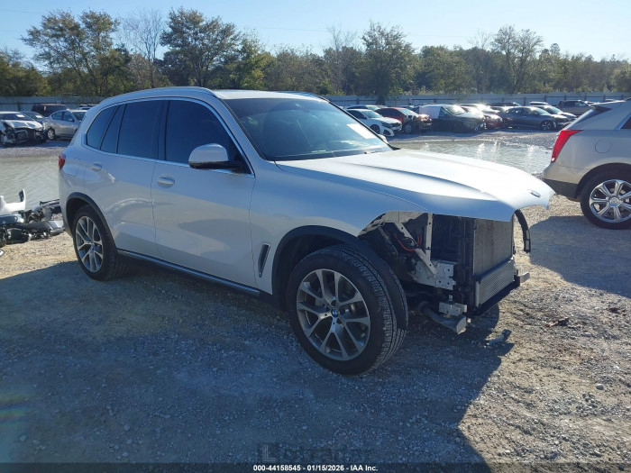 BMW X5 2020 VIN 5UXCR4C03L9B26327