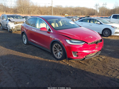 Tesla Model x 2016 5YJXCAE25GF019497