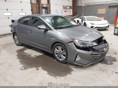 Hyundai Elantra 2019 5NPD84LF1KH445063