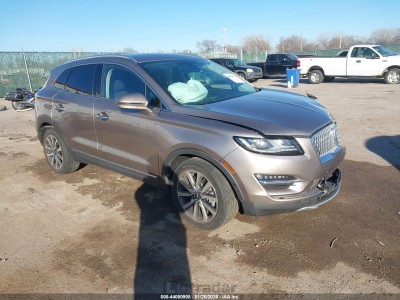 Lincoln Mkc 2019 VIN 5LMCJ3D9XKUL25988