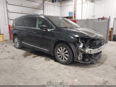 Chrysler Pacifica 2018 2C4RC1BG6JR253880
