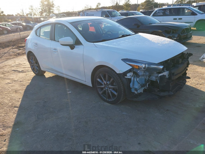 Mazda 3 2018 VIN 3MZBN1M38JM261652