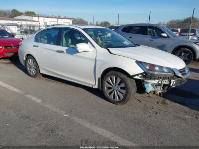 Honda Accord 2015 1HGCR2F82FA028284