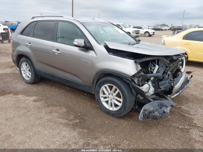 Kia Sorento 2015 5XYKT4A65FG658118
