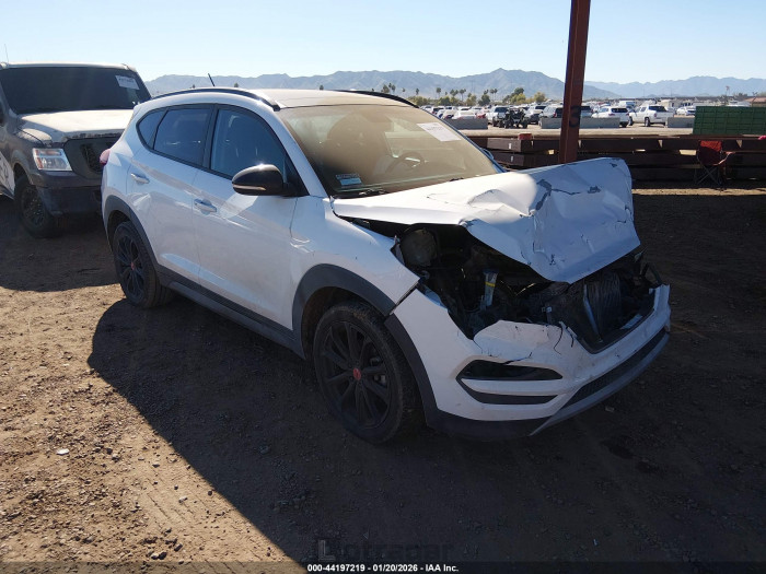 Hyundai Tucson 2017 VIN KM8J33A28HU546414