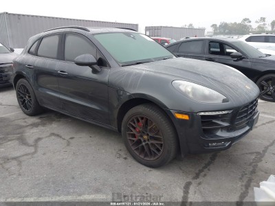 Porsche Macan 2017 WP1AG2A59HLB55516