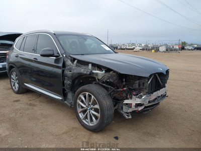 BMW X3 2019 5UXTR7C50KLR50524