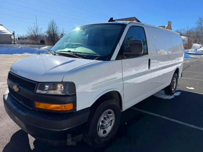 Chevrolet Express 2500 2021 VIN 1GCWGAFP7M1313417