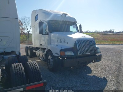 Volvo Vn 2000 VIN 4V4ND4JH5YN250018