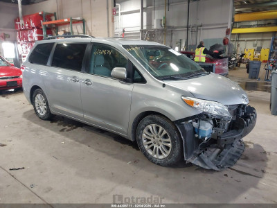 Toyota Sienna 2014 5TDYK3DC0ES492908