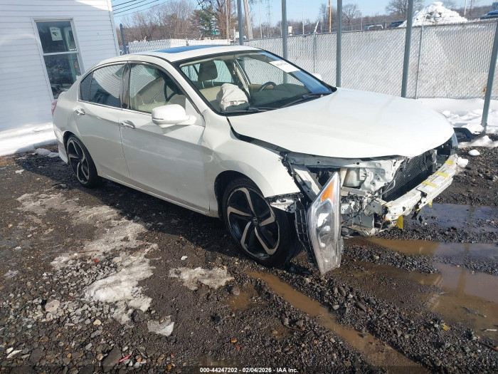 Honda Accord 2017 VIN 1HGCR3F81HA018435