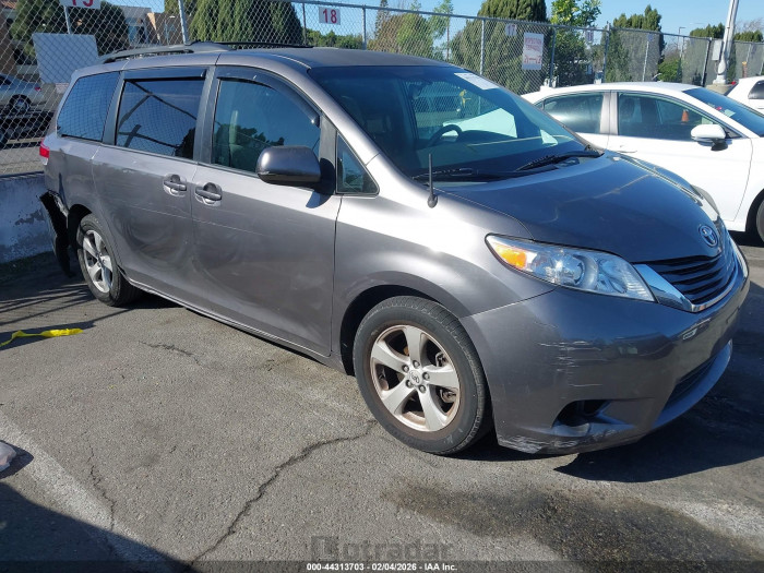 Toyota Sienna 2013 VIN 5TDKK3DC1DS285884