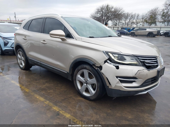 Lincoln Mkc 2017 VIN 5LMCJ1C98HUL56400