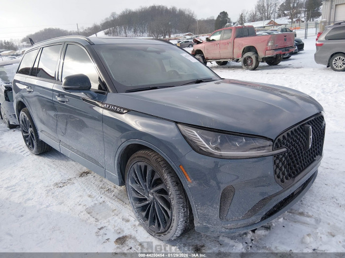 Lincoln Aviator 2025 VIN 5LM5J7XC5SGL31025