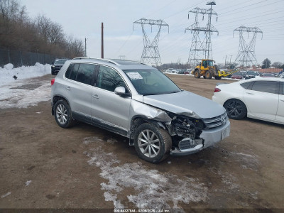 Volkswagen Tiguan 2017 WVGSV7AX2HK018719